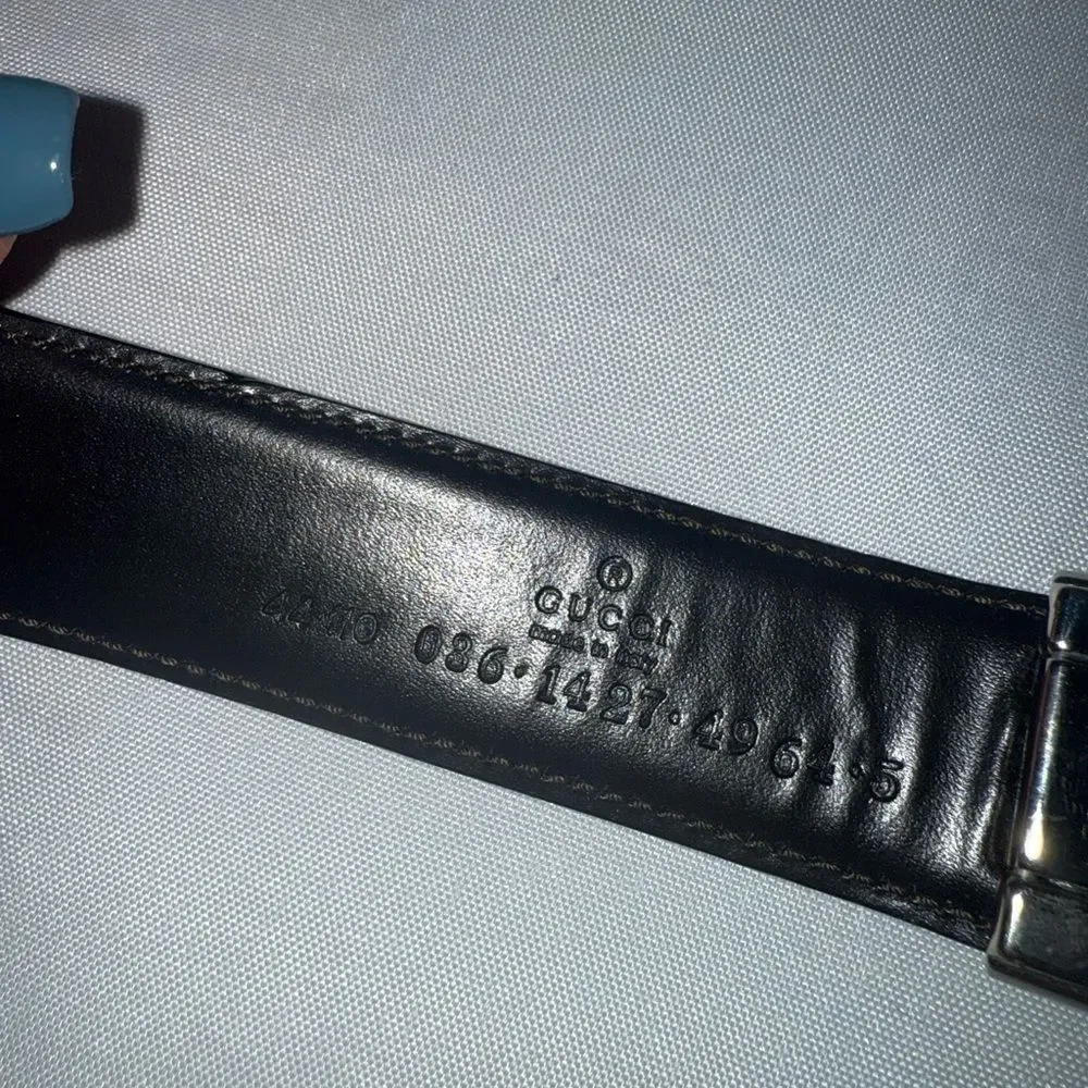 Used men’s reversible Gucci Leather Belt with Silver Clasp like new